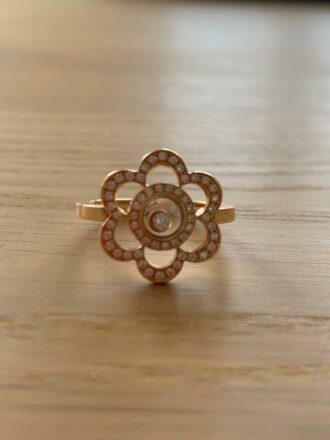 Chopard flower ring in 18 ct Yellow gold and diamonds