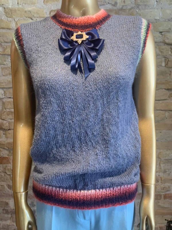Rock vintage Hand-knitted west with details