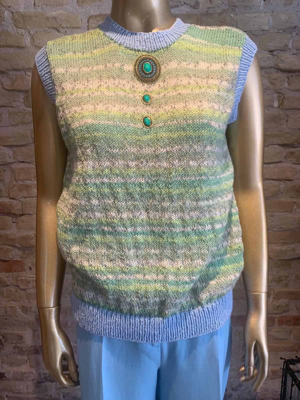 Rock vintage Hand-knitted west with details - green