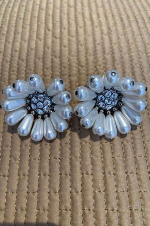 Clip flower earrings with white pearls and sequins
